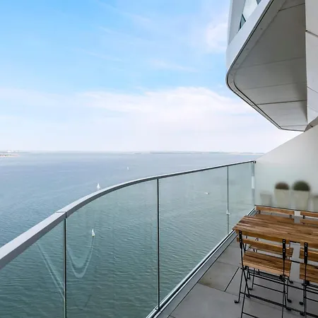 Penthouse On 35th Floor Århus