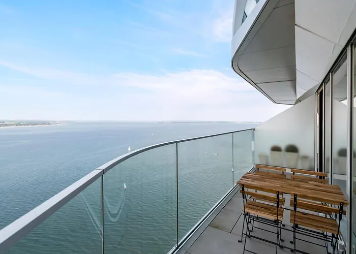 Penthouse On 35th Floor Århus