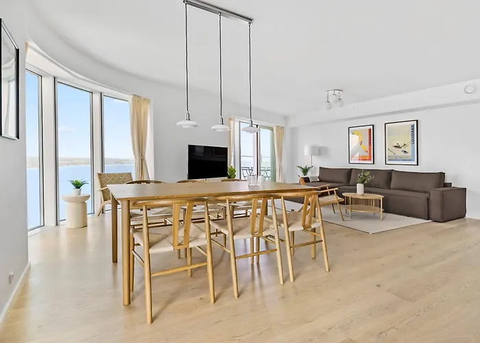 Penthouse On 35th Floor *