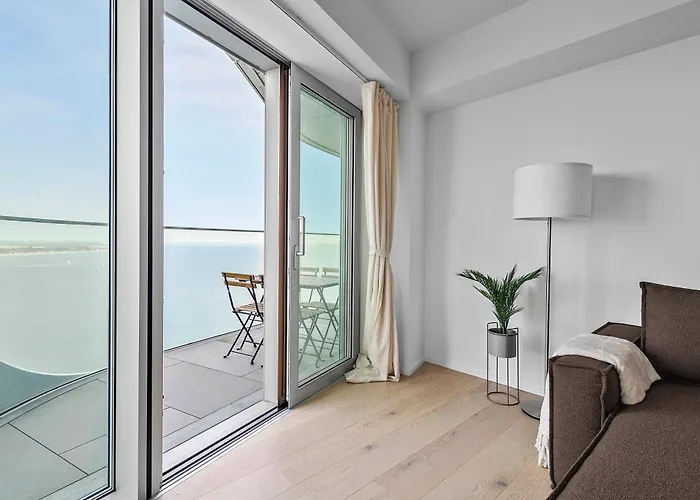 Penthouse On 35th Floor *